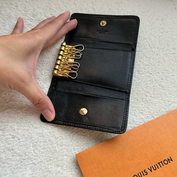 Excellent LV Epi leather 4 key holder - Picture 4 of 6